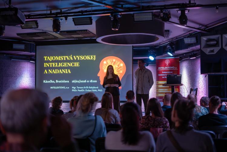 Prednáška a spoločné posedenie