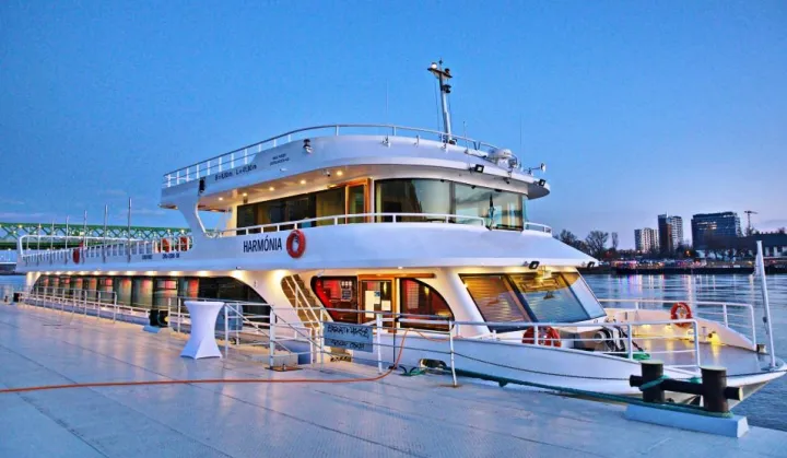 Bratislava - loď Harmónia